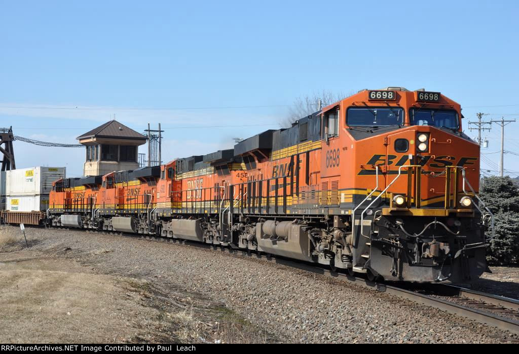 Eastbound intermodal comes off the bridge